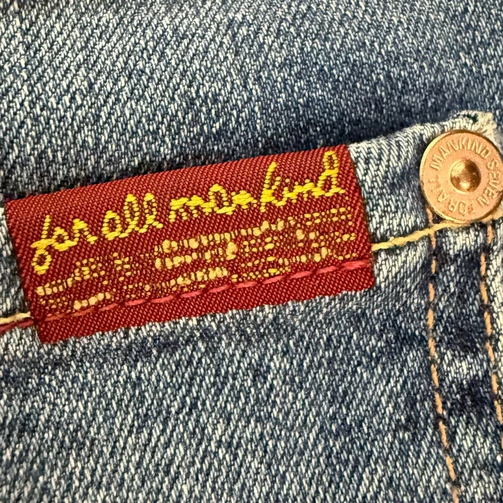 7 For All Mankind Denim Pencil Skirt Frayed Hi Lo Hem Medium Wash Size 24